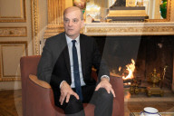 PORTRAIT - Französicher Bildungsminister Jean-Michel Blanquer in seinem Büro