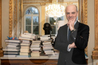 PORTRAIT - Französicher Bildungsminister Jean-Michel Blanquer in seinem Büro