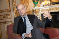 PORTRAIT - Französicher Bildungsminister Jean-Michel Blanquer in seinem Büro