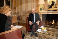 PORTRAIT - Französicher Bildungsminister Jean-Michel Blanquer in seinem Büro