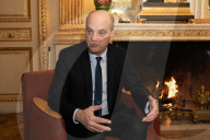 PORTRAIT - Französicher Bildungsminister Jean-Michel Blanquer in seinem Büro