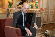 PORTRAIT - Französicher Bildungsminister Jean-Michel Blanquer in seinem Büro