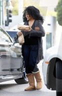 PREMIUM EXCLUSIVE Diana Ross Grabs Lunch To Go From Bristol Farms