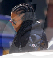 EXKLUSIV - Janet Jackson bummelt bei Balenciaga in New York