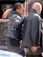 EXKLUSIV - Janet Jackson bummelt bei Balenciaga in New York