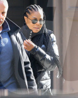 EXKLUSIV - Janet Jackson bummelt bei Balenciaga in New York