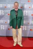 PEOPLE - Brit Awards: Promis auf dem Roten Teppich
