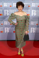 PEOPLE - Brit Awards: Promis auf dem Roten Teppich