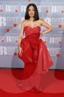 PEOPLE - Brit Awards: Promis auf dem Roten Teppich
