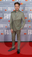 PEOPLE - Brit Awards: Promis auf dem Roten Teppich