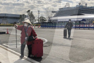 NEWS - Nach zweiwöchiger Quarantäne: Passagiere verlassen "Diamond Princess"