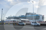NEWS - Nach zweiwÃ¶chiger QuarantÃ¤ne: Passagiere verlassen "Diamond Princess"