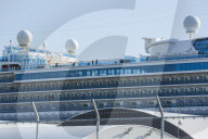 NEWS - Nach zweiwÃ¶chiger QuarantÃ¤ne: Passagiere verlassen "Diamond Princess"