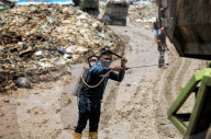 FEATURE - Berge voller Plastik in Indonesien