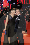 PEOPLE - Promis bei der Eröffnungsgala der 70. Berlinale in Berlin