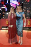 PEOPLE - Promis bei der Eröffnungsgala der 70. Berlinale in Berlin