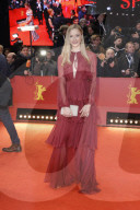 PEOPLE - Promis bei der Eröffnungsgala der 70. Berlinale in Berlin