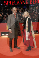 PEOPLE - Promis bei der Eröffnungsgala der 70. Berlinale in Berlin