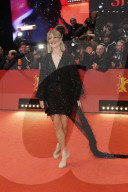 PEOPLE - Promis bei der Eröffnungsgala der 70. Berlinale in Berlin