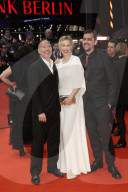 PEOPLE - Promis bei der Eröffnungsgala der 70. Berlinale in Berlin