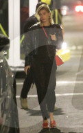 PREMIUM EXCLUSIVE Hailey Baldwin hits Youtube building in black and red