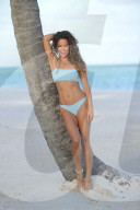 EXKLUSIV -  Brooke Burke posiert am Strand in der Dominikanischen Republik