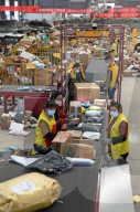 NEWS - Coronavirus China: Paketdienst in Anhui nimmt Arbeit wieder auf