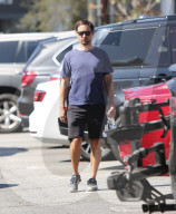 PREMIUM EXCLUSIVE Tobey Maguire Looks Grumpy As He Heads His Afternoon Workout