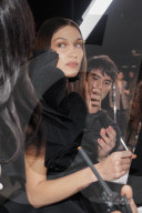 PEOPLE - Promis Backstage bei Fashion Show von Off-White in Paris