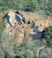 PEOPLE - Bauarbeiten an der Villa von George Clooney in Studio City