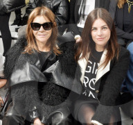 PEOPLE - Promis bei Chanel Fashion Show in Paris