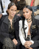 PEOPLE - Promis bei Chanel Fashion Show in Paris