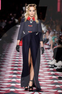 PEOPLE - Topmodels und Stars auf dem Catwalk für Miu Miu in Paris