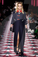 PEOPLE - Topmodels und Stars auf dem Catwalk für Miu Miu in Paris