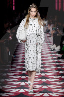 PEOPLE - Topmodels und Stars auf dem Catwalk für Miu Miu in Paris