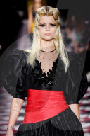 PEOPLE - Topmodels und Stars auf dem Catwalk für Miu Miu in Paris