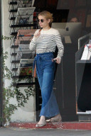 Hollywood actress and singer Emma Roberts purchases a special edition of Los Angeles magazine, pays tribute to late basketball legend Kobe Bryant.