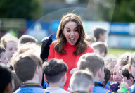 ROYALS - Prinz William und Catherine üben gälische Sportarten in Irland
