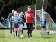 ROYALS - Prinz William und Catherine üben gälische Sportarten in Irland