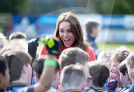 ROYALS - Prinz William und Catherine üben gälische Sportarten in Irland