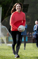 ROYALS - Prinz William und Catherine üben gälische Sportarten in Irland