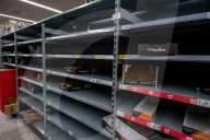 NEWS - Coronavirus: Leere Regale in einem Supermarkt in London