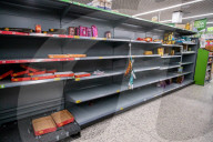 NEWS - Coronavirus: Leere Regale in einem Supermarkt in London