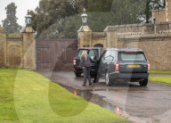 ROYALS - Not amused: Queen Elizabeth wird aus Schloss Windsor ausgesperrt