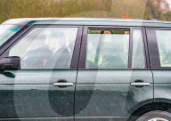 ROYALS - Not amused: Queen Elizabeth wird aus Schloss Windsor ausgesperrt
