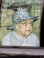 ROYALS - Britische Royals nach der Sonntagsmesse in Windsor