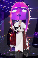 PEOPLE - Stefanie Heinzmann als Dalmatiner in der 1. Live Show der 2. Staffel 'The Masked Singer'