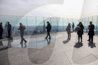 FEATURE - New York City höchstes Freiluft-Himmelsdeck 'Edge' wird eröffnet
