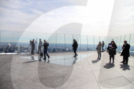 FEATURE - New York City höchstes Freiluft-Himmelsdeck 'Edge' wird eröffnet