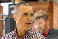 PEOPLE - Robbie Williams mit kurzen Haaren in Melbourne
